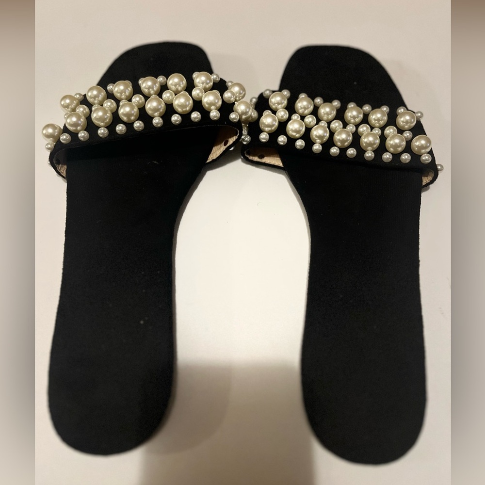 Black pearl slides.